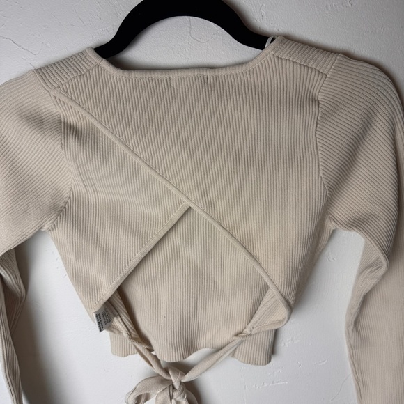 Papermoon Pretty as a Bow  long sleeve crop sweater top beige small - Picture 8 of 10